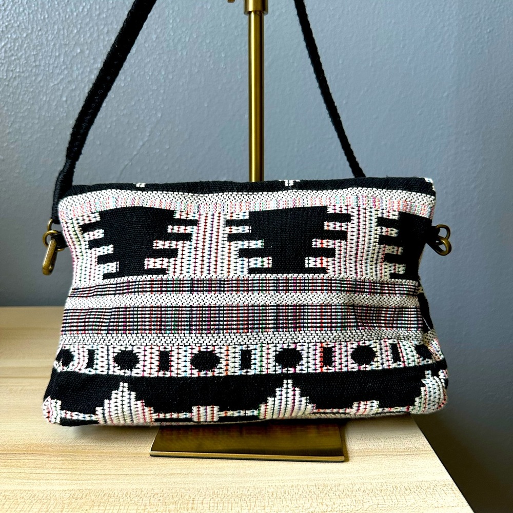 MERONA SOUTHWESTERN PATTERN CROSSBODY BAG. - Picture 2 of 9